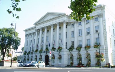 Discover Luxury and Comfort at the Best Hotels in Zimbabwe